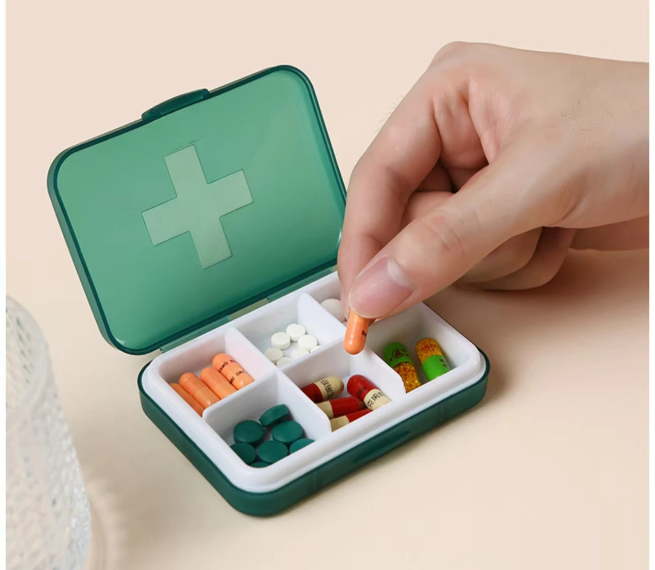DENILK 6 Grids Pill Cases Travel Portable Mini Medicine Pill Box Storage Container Pill Case for Tablets Small Pillbox Organizer