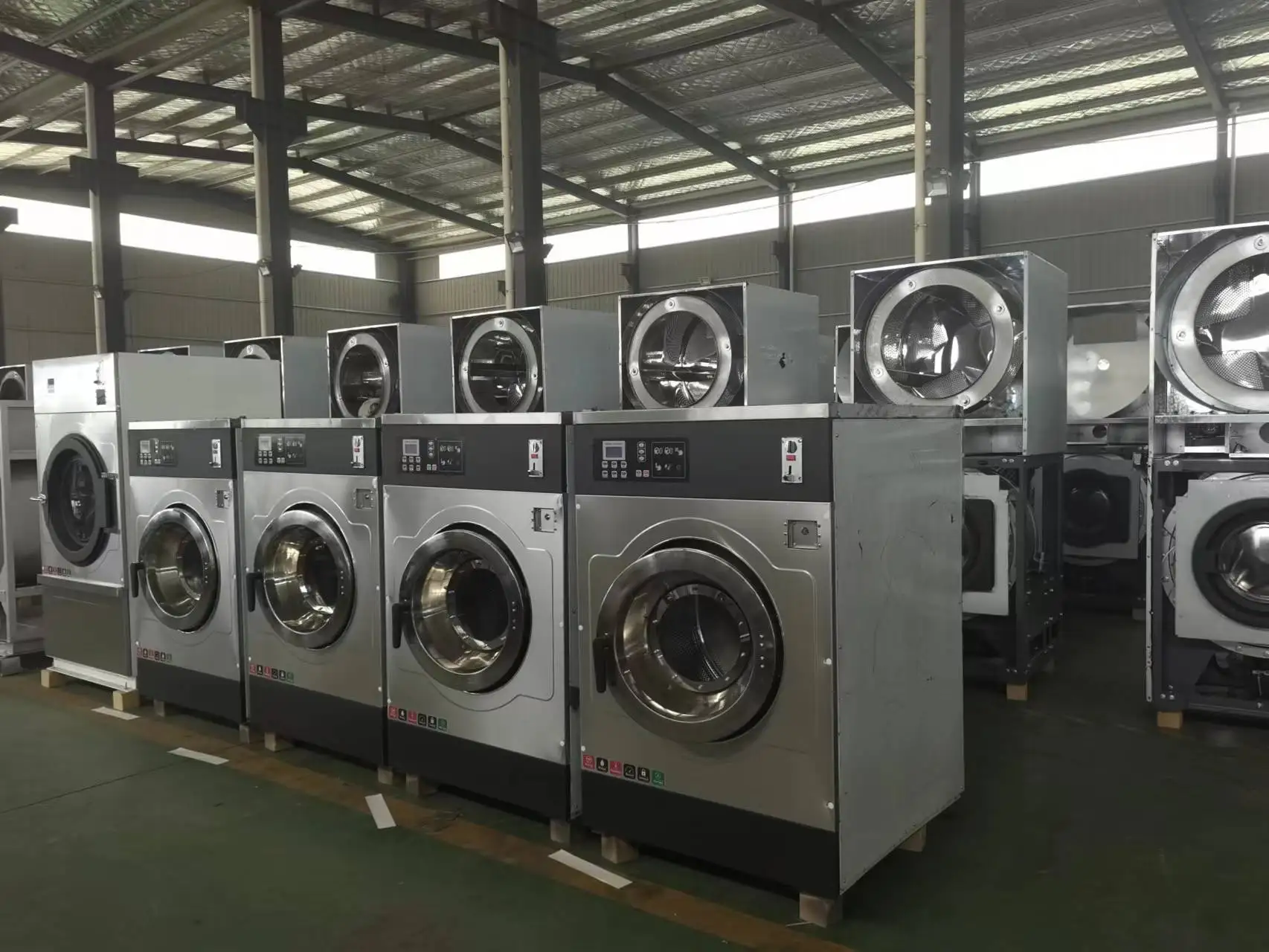 China MKN Coin Operated Fully Commercial Washing Machine Cloth Washer Equipment