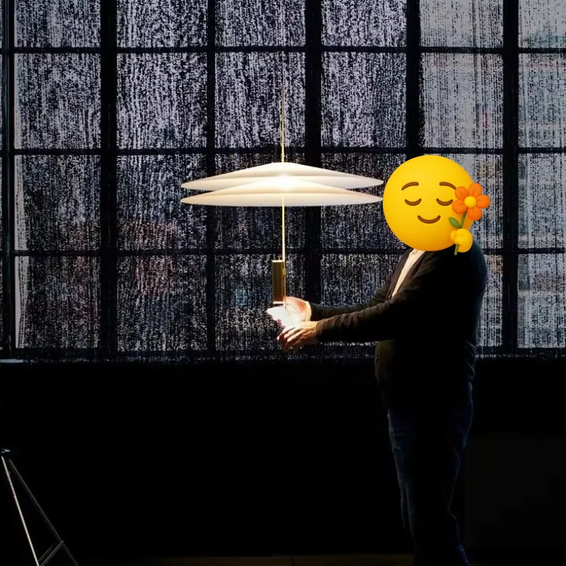 

Spanish modern minimalist creative UFO living room flamingo study light Nordic restaurant pendant light