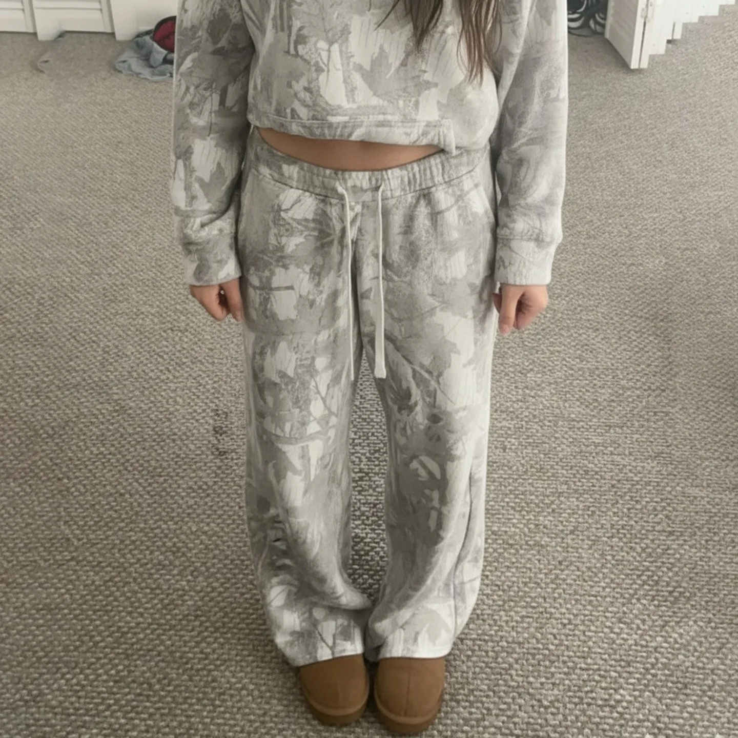 Spodnie w stylu europejskim i amerykańskim, z nadrukiem kamuflażu, elastycznym sznurkiem w pasie, modne spodnie codzienne w stylu joker.