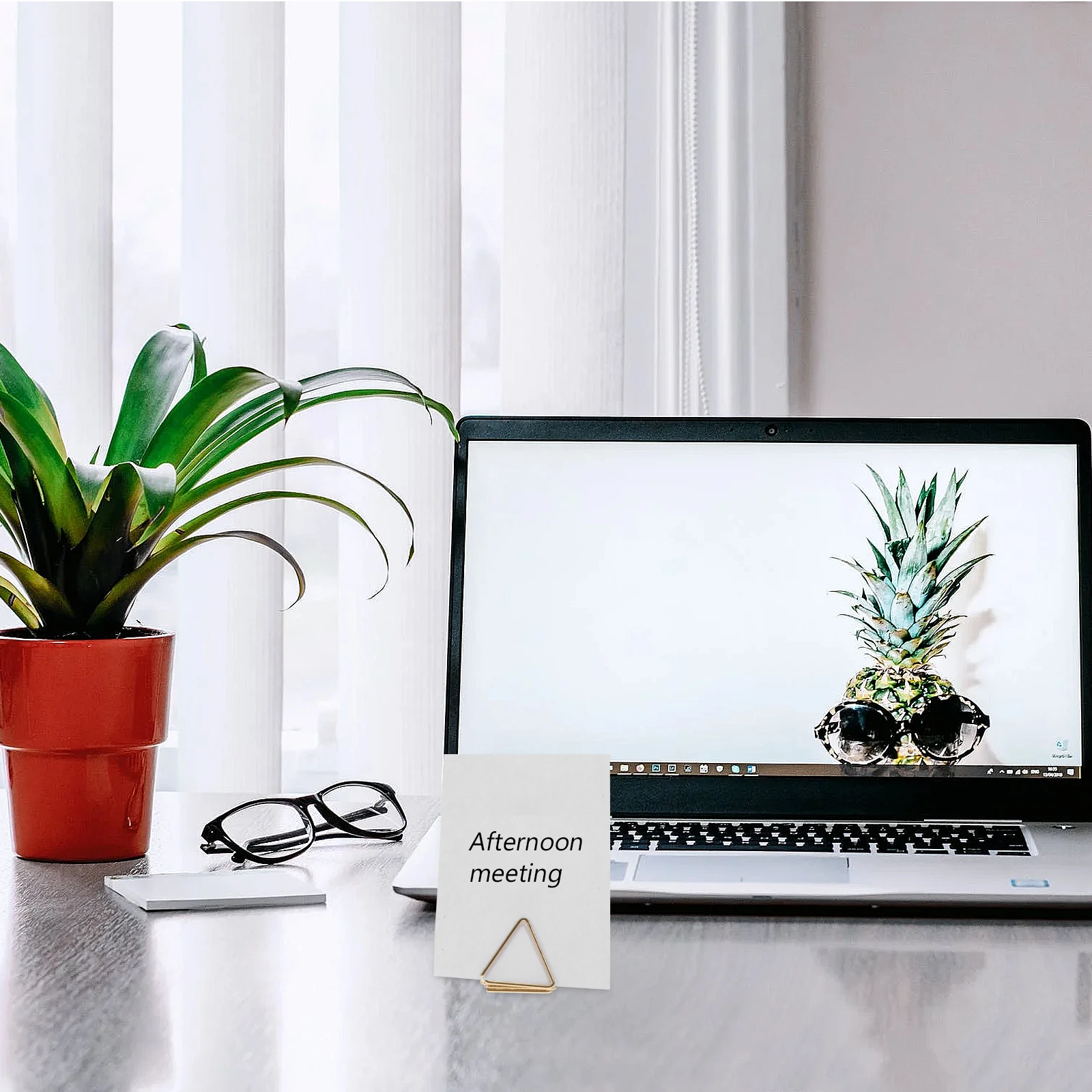 

30Pcs Photo Display Clips Reliable and for Wedding Invitations and Projects Shaped Paper Clips