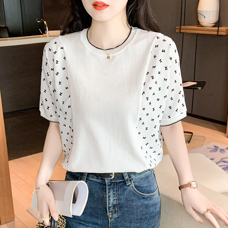 

2024 Summer New Korean Version of the Loose Crew Neck Ice Silk Knit Sweater Stitched Chiffon Bat Sleeve Versatile Shirt Top