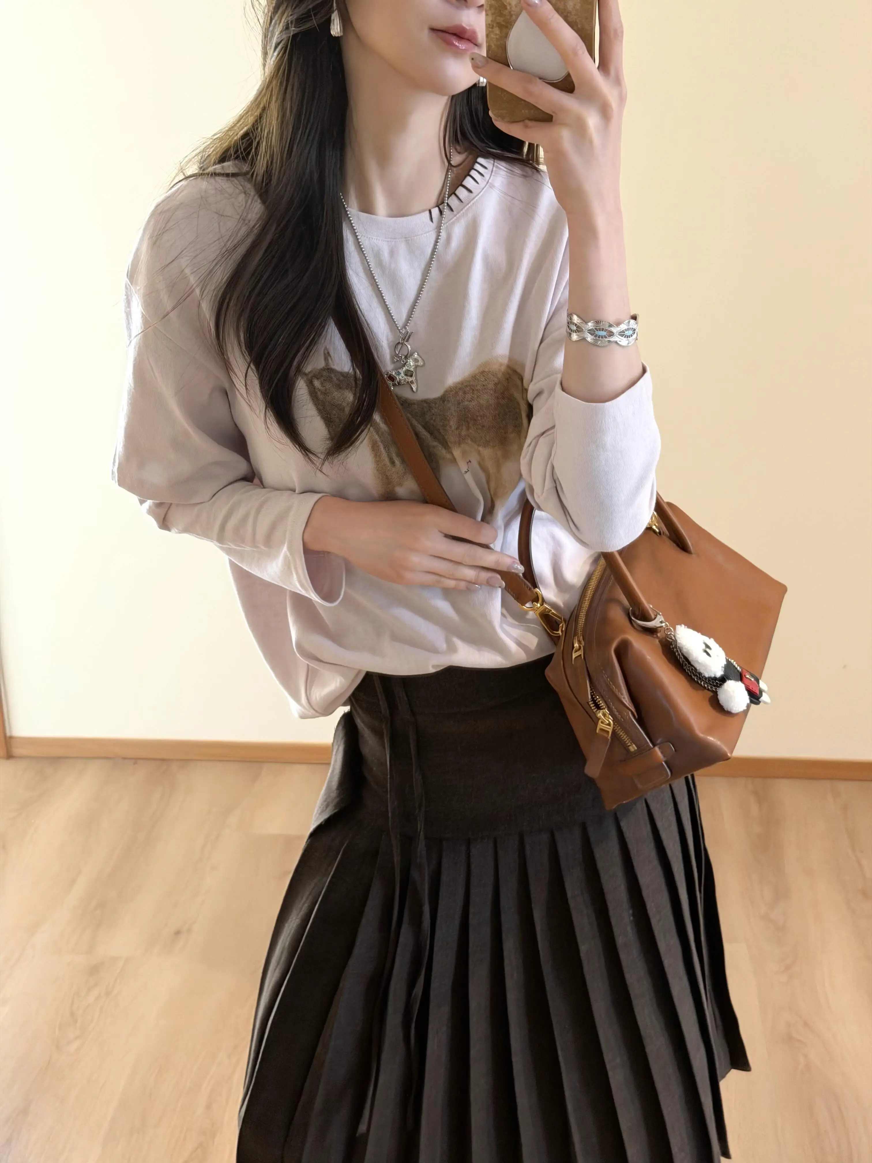 Spring 2026 Women's Long Sleeve T-Shirt Hand-Drawn Print Loose Top Sweet Style Fake Two-Piece Design Cotton round Neck