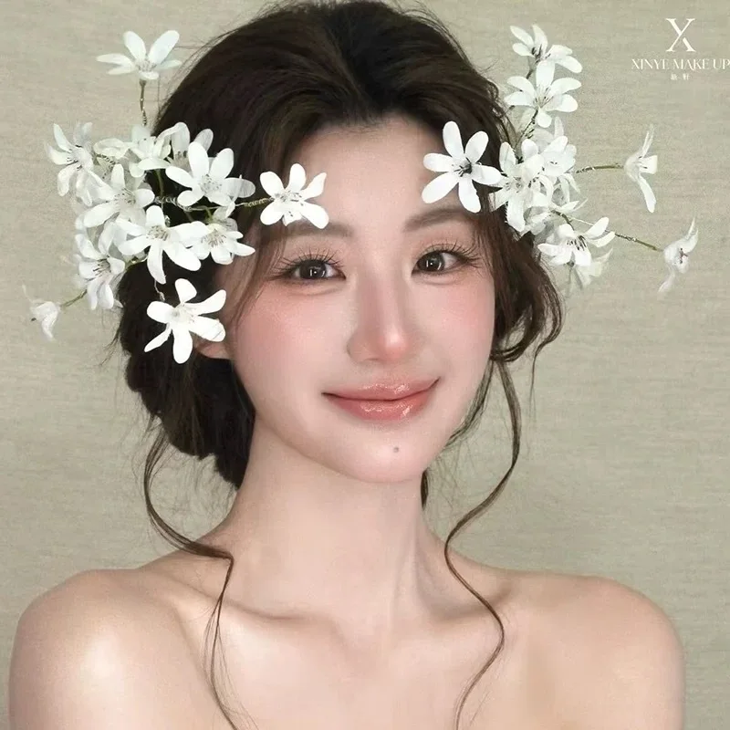 Forest-style White Floral Headpiece Ethereal Age-defying Accessory for Brides Wedding Bridal Hair Styling
