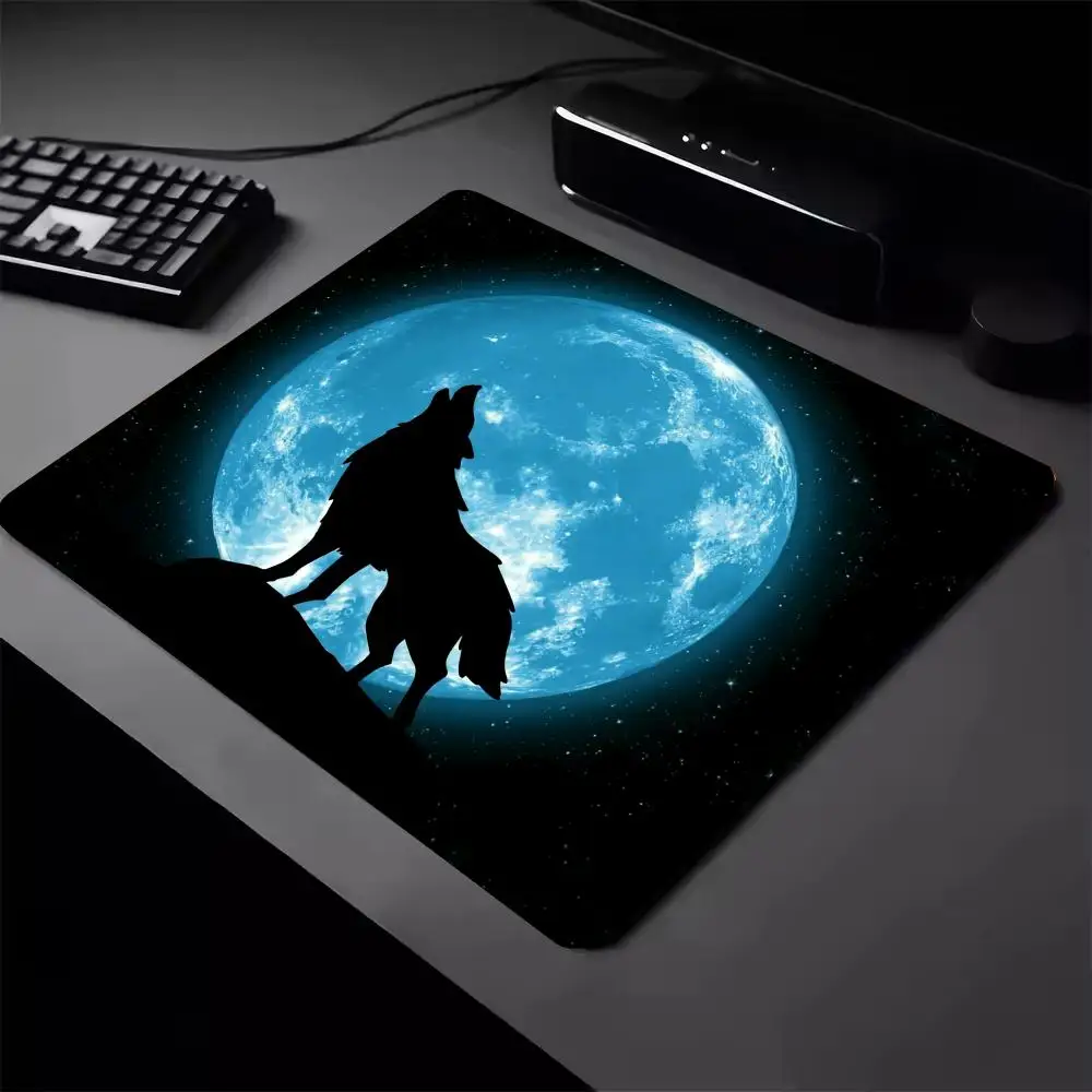 Anime-Wolf-Ratten-Muster, Computerzubehör, Büro-Spiel-Schreibtischunterlage, rutschfestes Mauspad aus Gummi, kleine Größe, Großhandelspreis