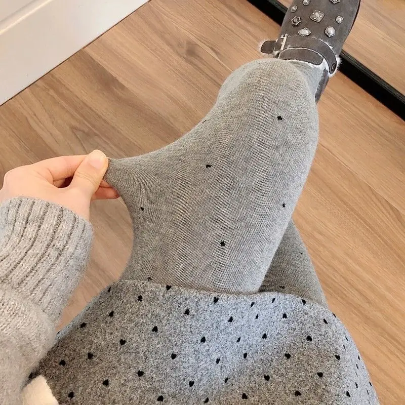 

Расклешенные леггинсы женские праздничные однотонные с подтяжкой бедер скоростные сухие мультяшные удобные универсальные трапециевидные леггинсы на плюшевой подкладке с антипиллингом