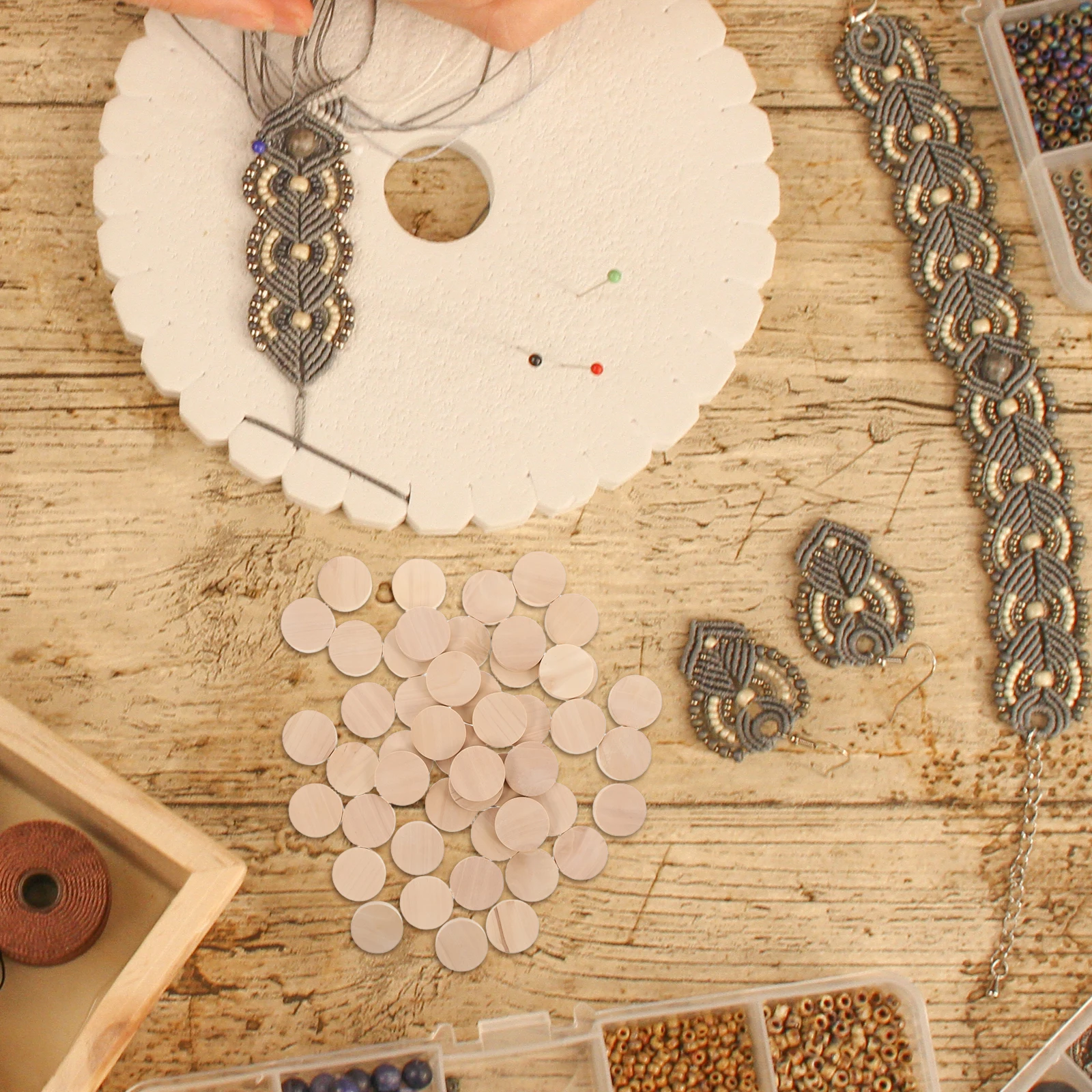 

50Pcs Natural Wood Slices Unfinished Round Discs Smooth Wooden Circles for Creative Handmade DIY Crafts Wood Tokens Art Projects