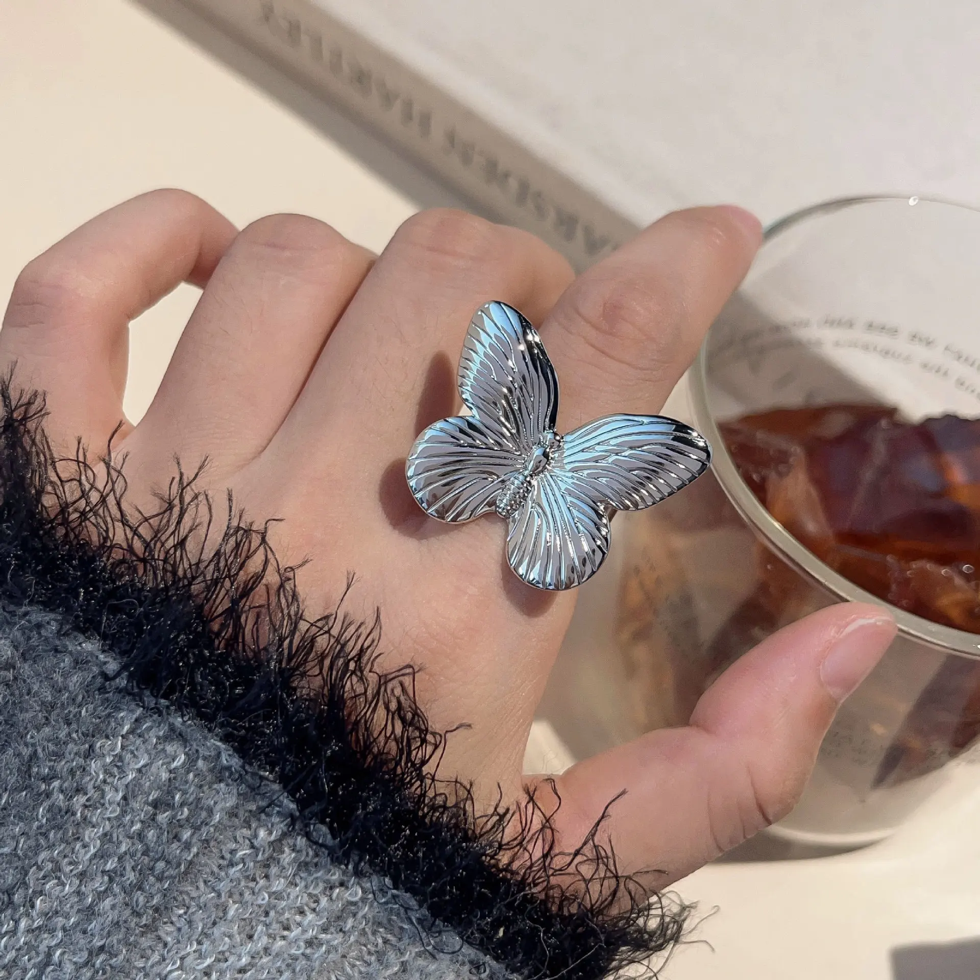 

Exaggerated Large Open Ring for Women Platinum Plated Copper Vintage Sle Faionable Jewelry Color Retention Feature