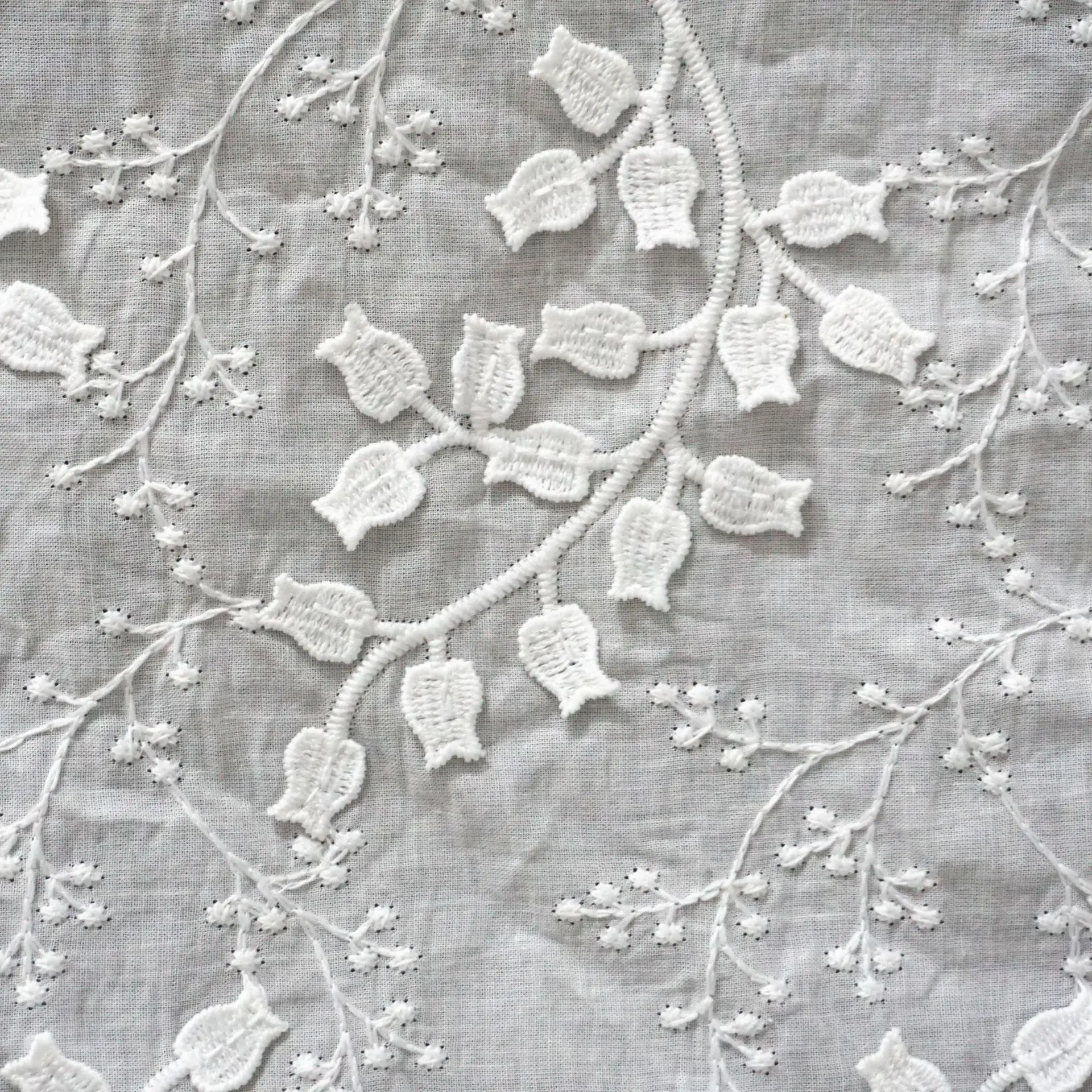 Katoenen borduurstof met kantm - Sewing Eyelet Fabric recensie en prijs