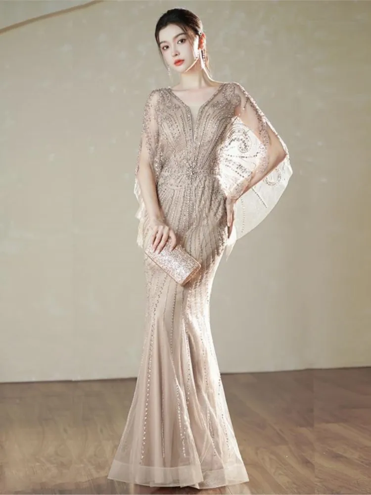 

New light luxury and niche banquet toasting host dress