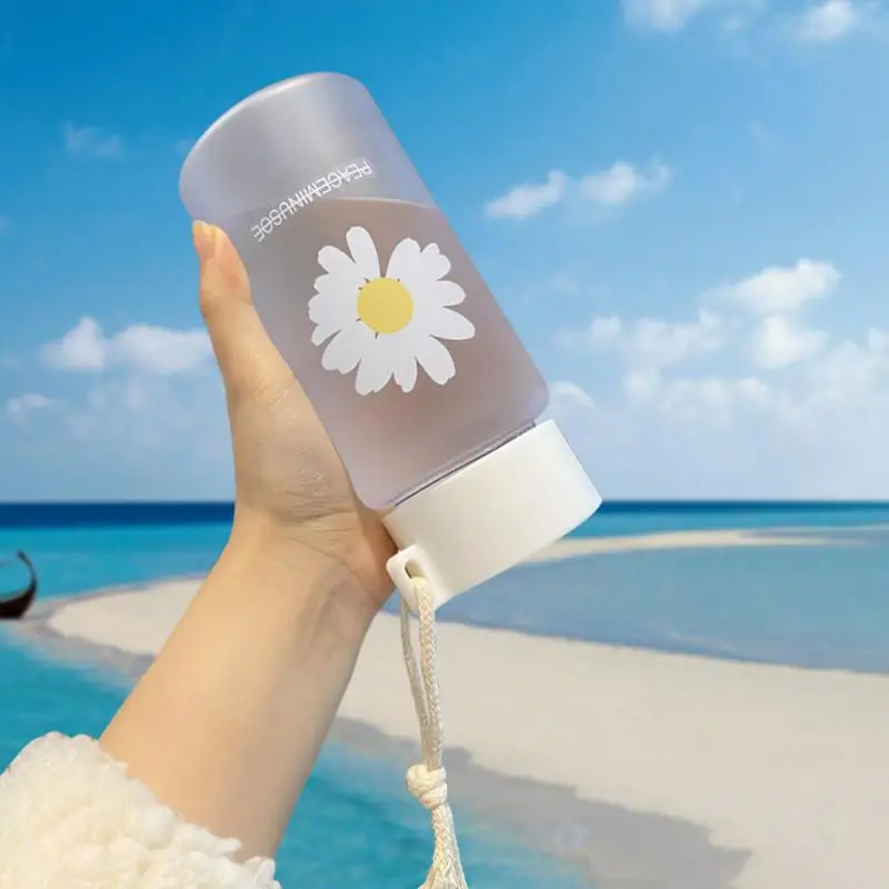 500ml Small Daisy Transparent Plastic Water Bottles BPA Free Creative Frosted Water Bottle With Portable Rope Travel Tea Cup