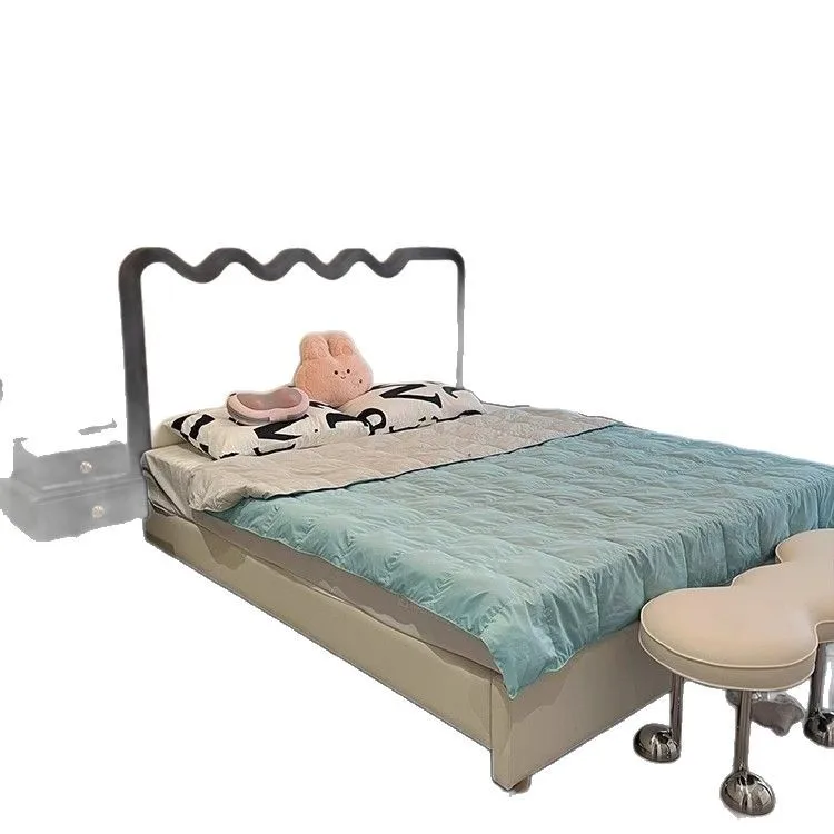 

French cream wind, waves, ripple bed, small apartment