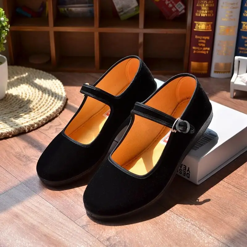 Elegant Beijing Ladies Shoes for Work Office Square Dance Cleaning Ladies Style Flat Heel Cotton Lined round Toe Casual Flats