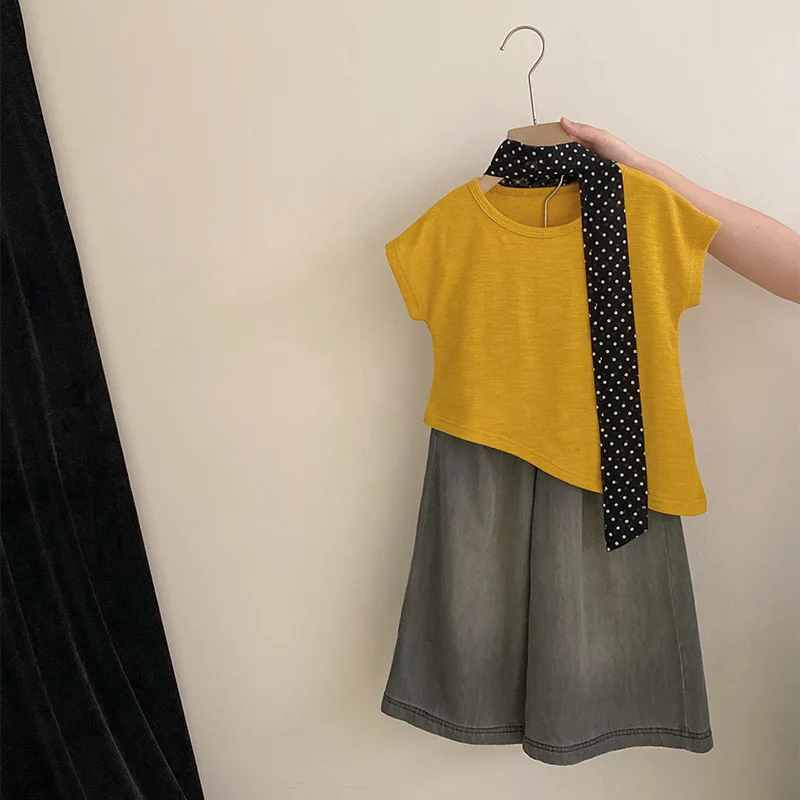 بدلة بناتي لصيف 2025 ملابس أطفال جديدة تي شيرت بناتي غير منتظم بأكمام قصيرة تي شيرت جينز فضفاض مجموعتين غير رسمية بسيطة