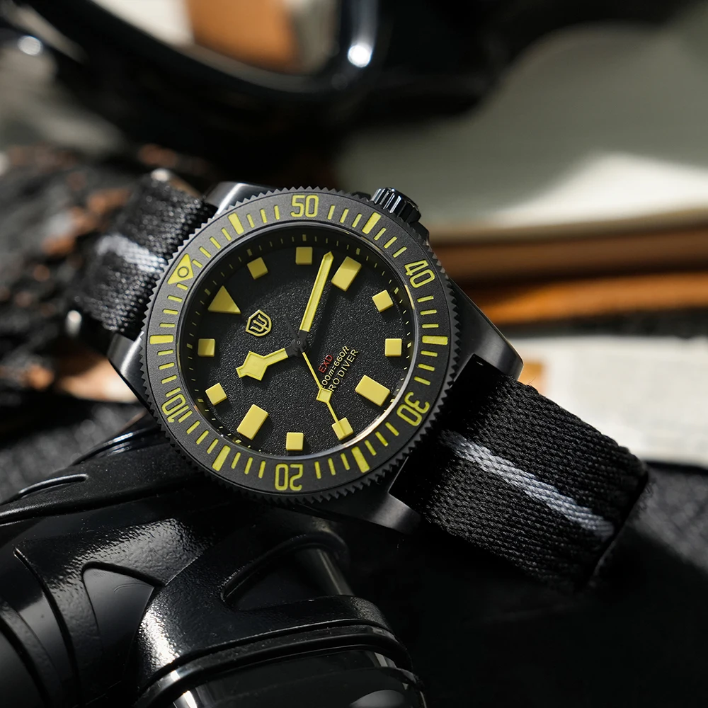 Watchdives EXD クォーツ時計 40mm チタン - Titanium Sport Watch のレビューと価格