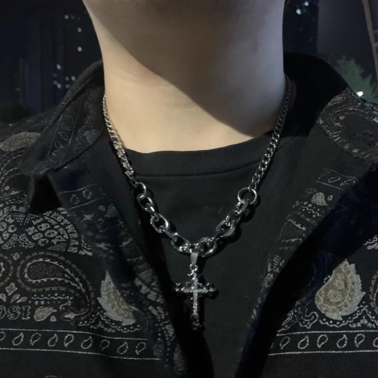 Petit pendentif croix incrusté de diamants pour hommes, collier hip hop, personnalité en acier, accessoires à la mode pour personnes âgées