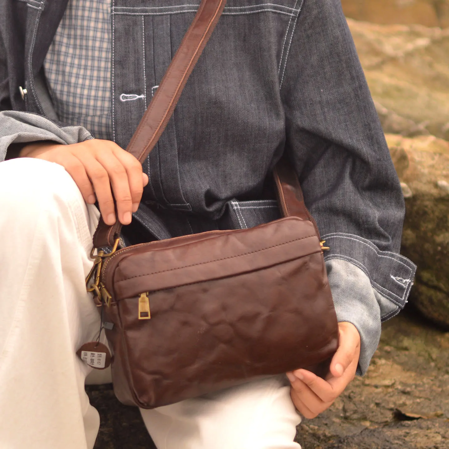 AETOO Newly designed vintage crossbody bag made of tanned leather backpack single-shoulder bag top layer of cowhide trendy mobil