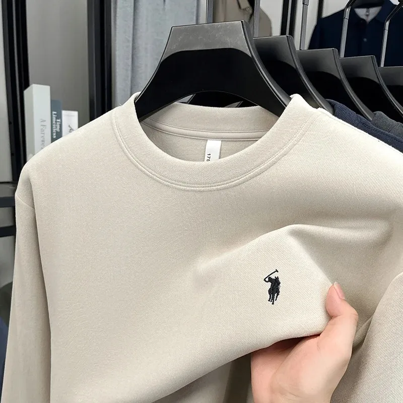 2025 trendy men's long sleeved T-shirt 2025 autumn and winter fashionable pullover casual round neck sports shirt comfortable