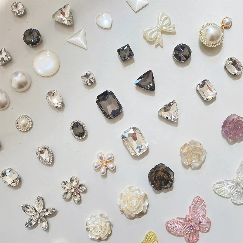 

Vintage Flower Pearl Clogs Charms Designer Shiny Diamond Shoe Charms for Sandals Luxury Rhinestones Shoe Accessories In Bulk