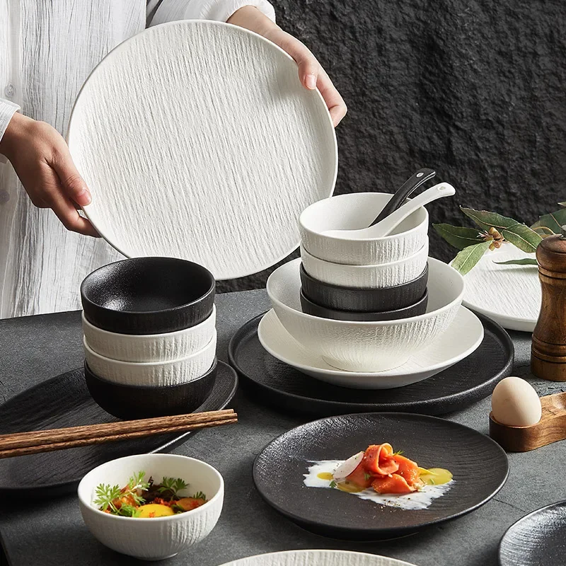 Black and white ceramic tableware, plates, plates, household eating bowls, soup bowls, high-end luxury Japanese tableware sets.