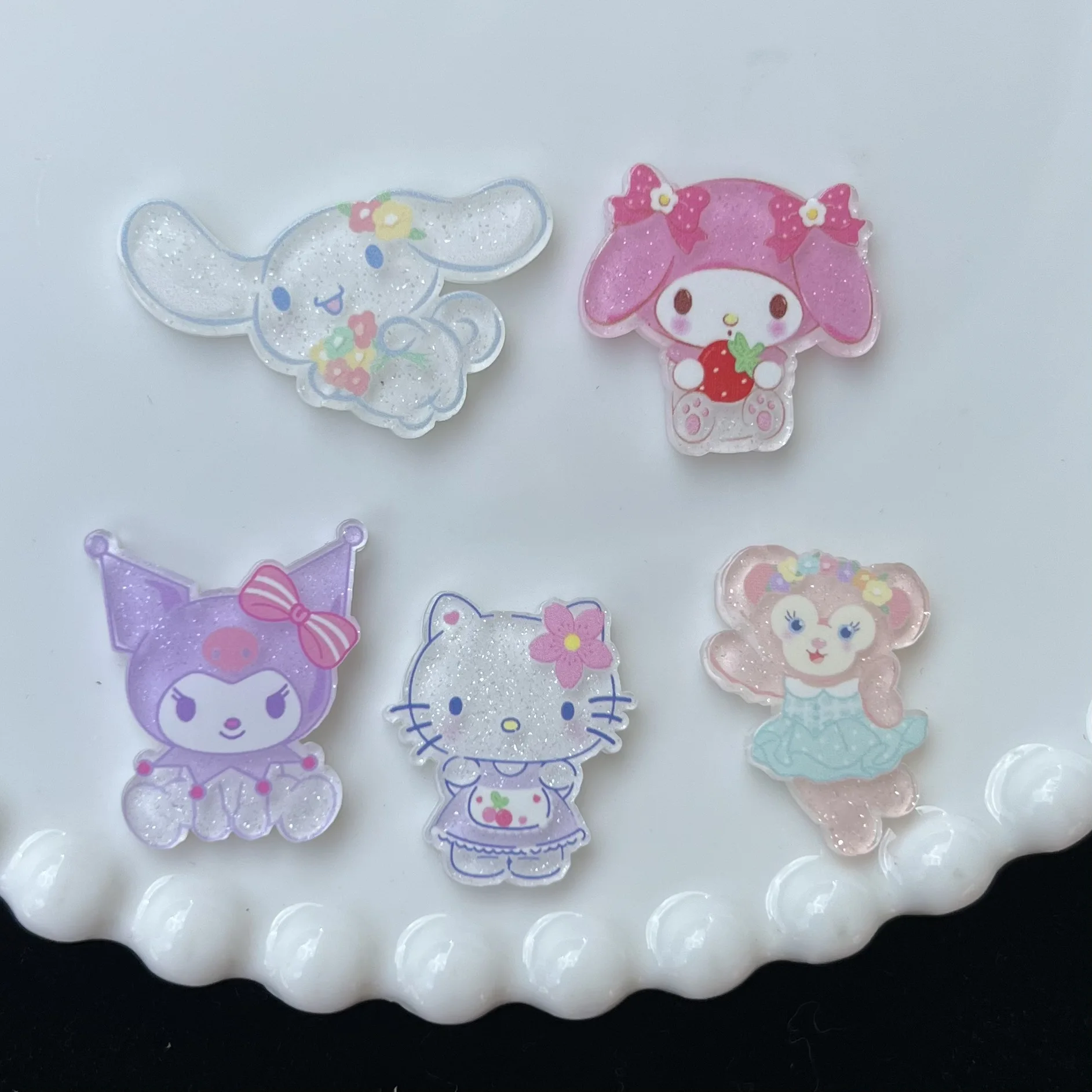 

5 шт. miniso серии sanrio мультфильм смола кабошоны с плоской задней частью diy ремесленные материалы подвески для изготовления ювелирных изделий