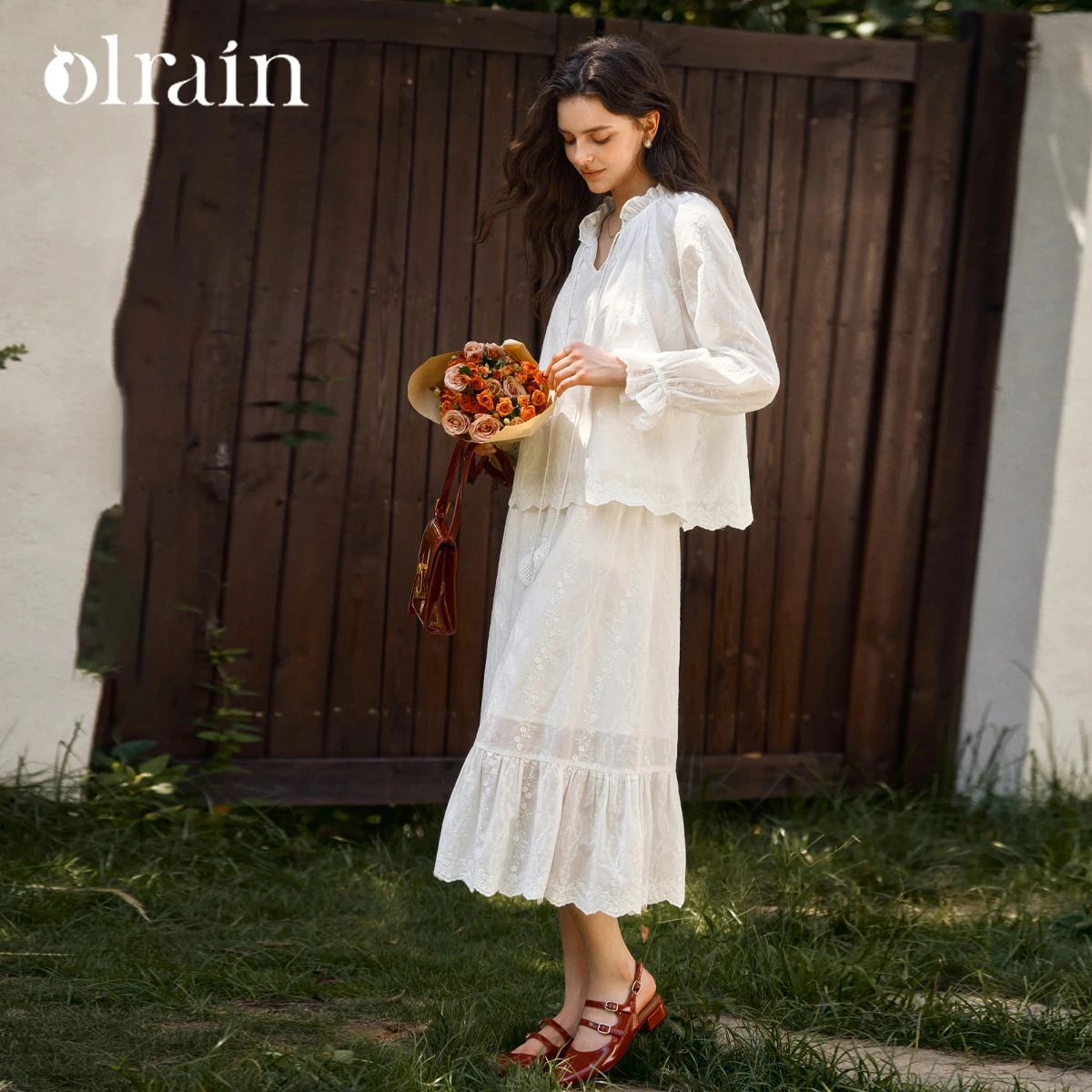 

OLrain повседневный комплект с французской юбкой, женские осенние каникулы, элегантный топ с вышивкой, новинка 2025, комплект из двух предметов M57QE000116