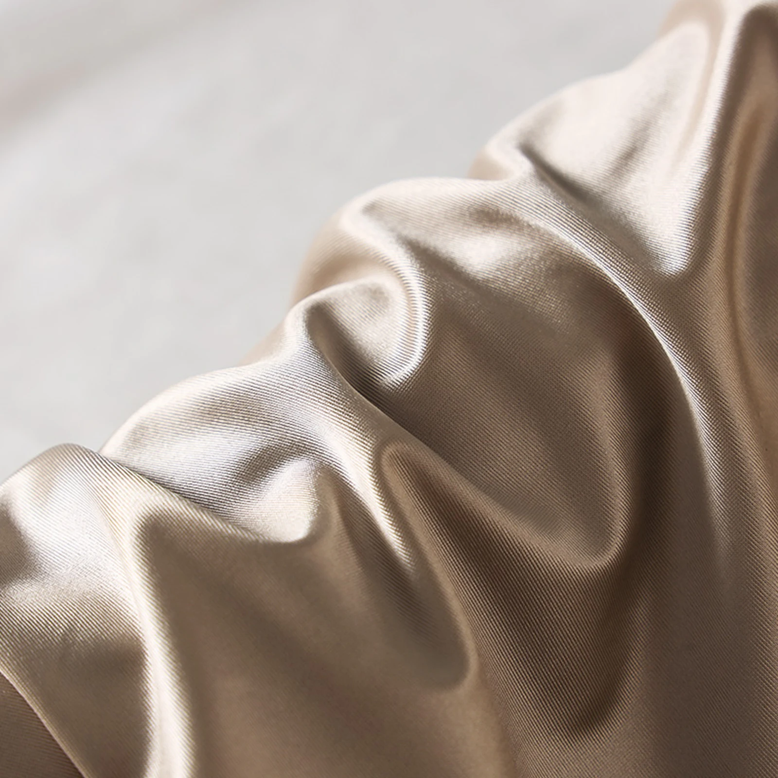 Lange Boxershorts für Herren, glänzende, glatte Satin-Unterwäsche mit U-förmigem, konvexem Taschen-Design, mittellange Boxershorts, breiter Bund, seidige Schlafbekleidung – Detail 9