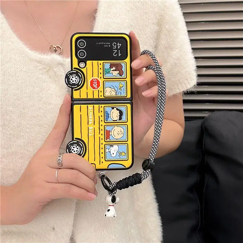 

New Snoopy Cartoon Cute Snoopy Bus Suitable for Samsung Zflip4 Folding Screen Zflip4 New Couple Phone Case Toys for Girls
