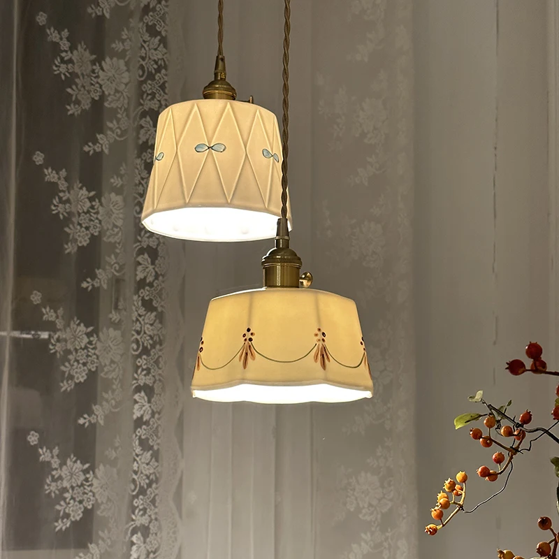 

Латунная глазурованная керамическая люстра с ручной росписью, простая прикроватная лампа для спальни, ресторана, бара, входа, эркера