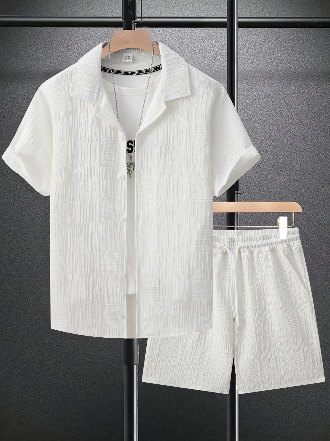 Traje de Verano para Hombre: Conjunto de Pantalones Cortos a Rayas Jacquard de Color Sólido y Camiseta de Manga Corta - Conjunto Elástico de 2 Piezas para Playa y Uso Casual