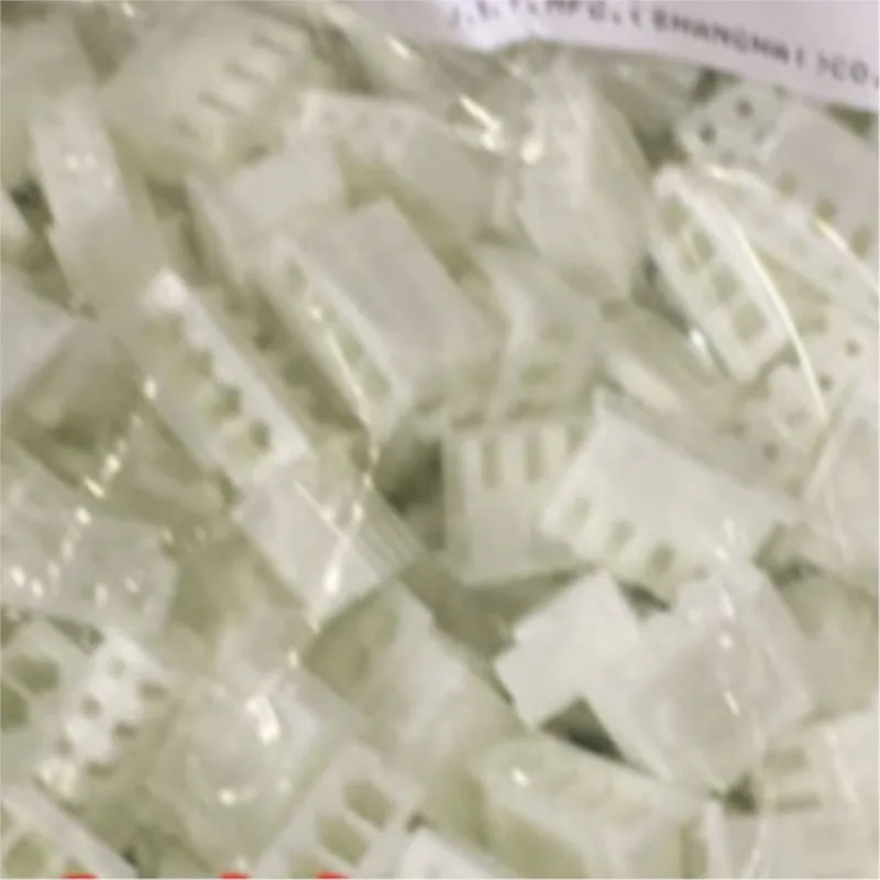 100pcs/lot XHP-4 legs width:2.5mm 4PIN 100% New