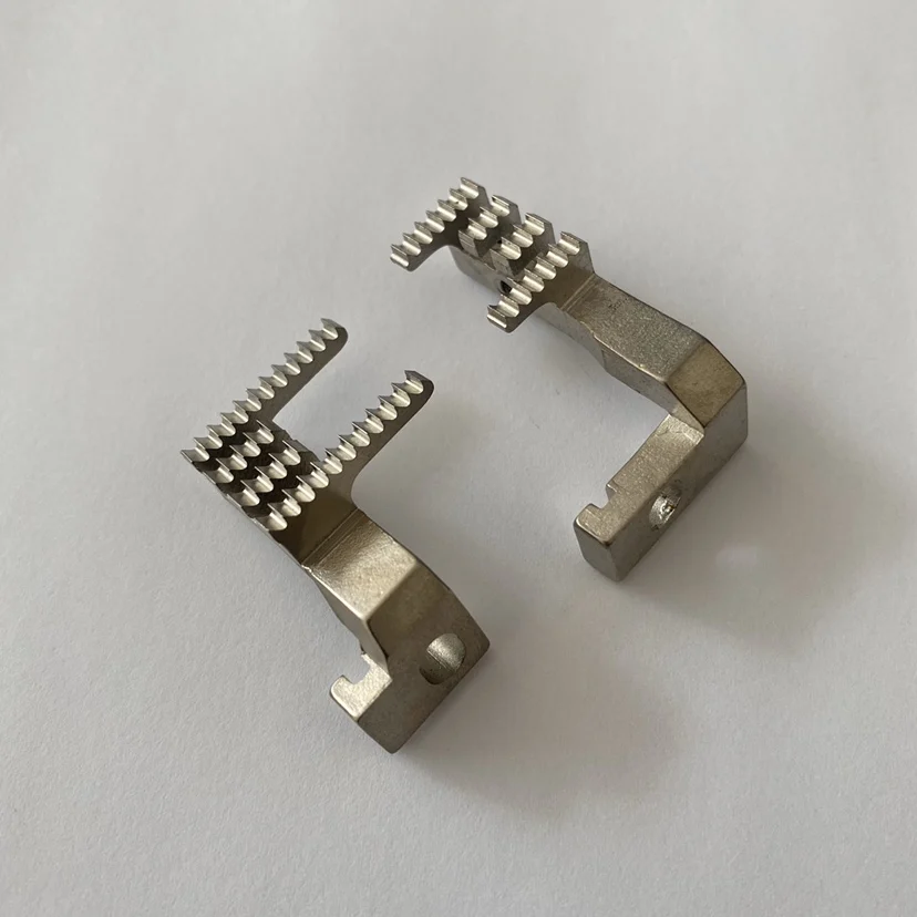 Famous Smith MJ2600 Three Needle Five Thread Sewing Machine Teeth Small Square Head Cloth Teeth