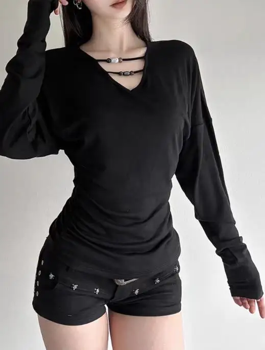 

Autumn and Winter Solid Color V-Neck Y2K Fashionable Niche T-Shirt for Women with Beaded Design, Waist Cinching Long Sleeved Top