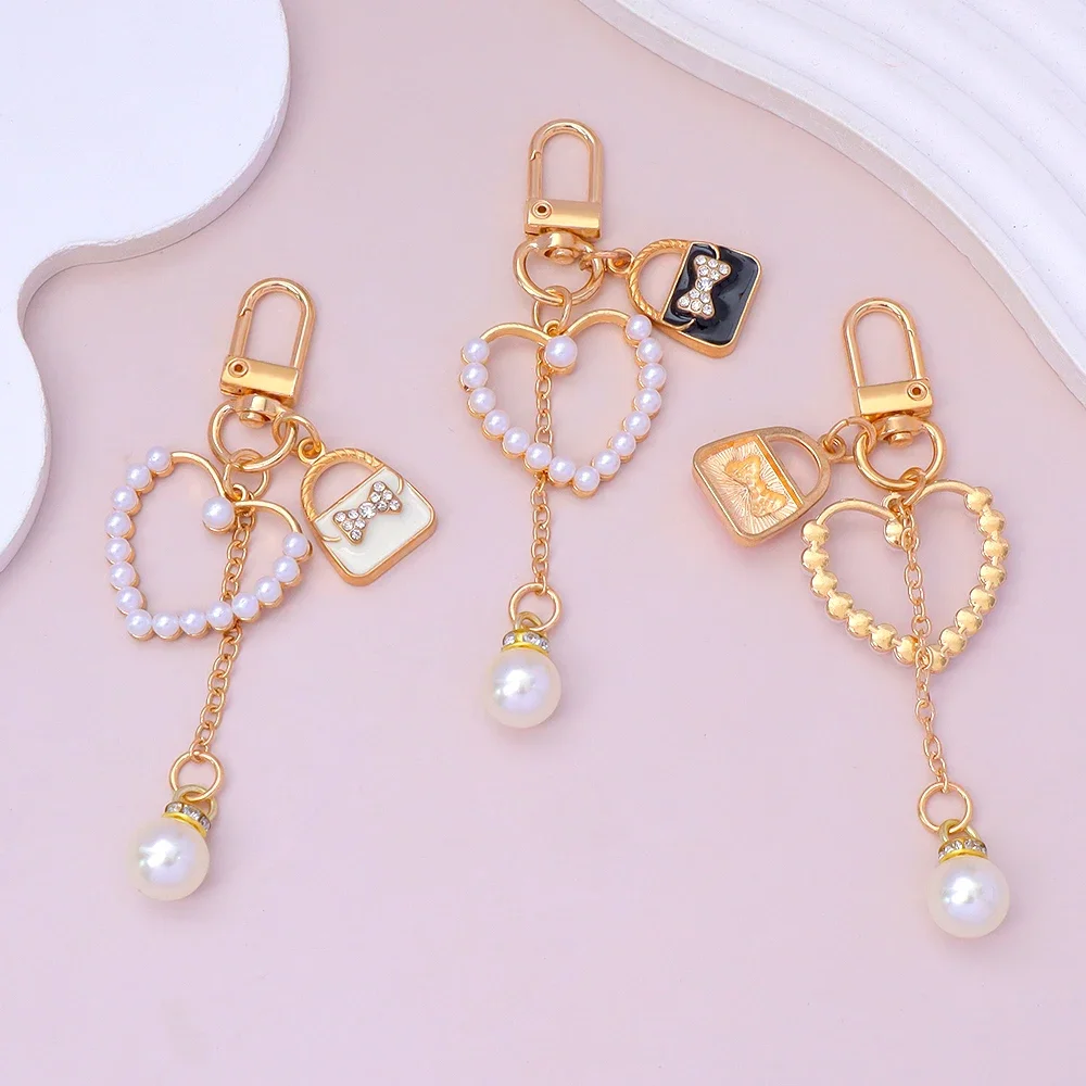Luxury Pearl Keychain Elegant Love Heart Handbag Pendant Key Chain for Bag Charms Purse Earphone Case Ornament Women DIY Jewelry