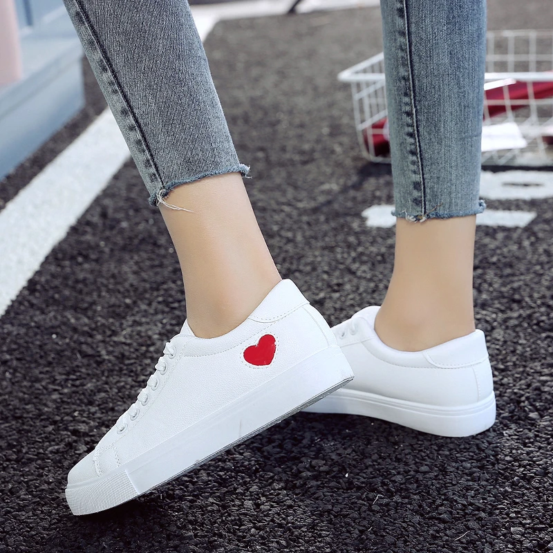 Woman Shoes Fashion New Woman Leather Shoes Ladies Breathable Cute Heart Flats Casual Shoes White Sneakers New In