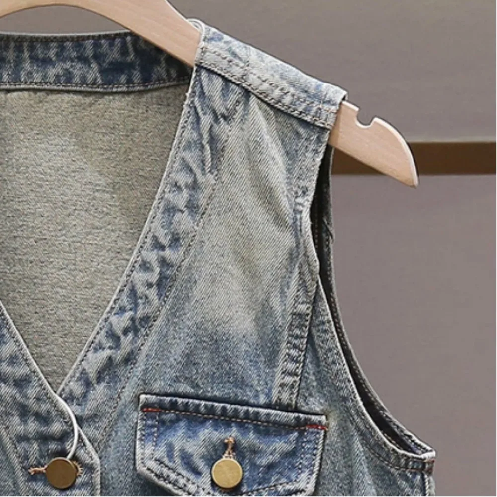 High-end Women's Clothing Spring and Summer New Retro Spice Girl Style Design Sense Nail Bead V-neck Cardigan Denim Vest