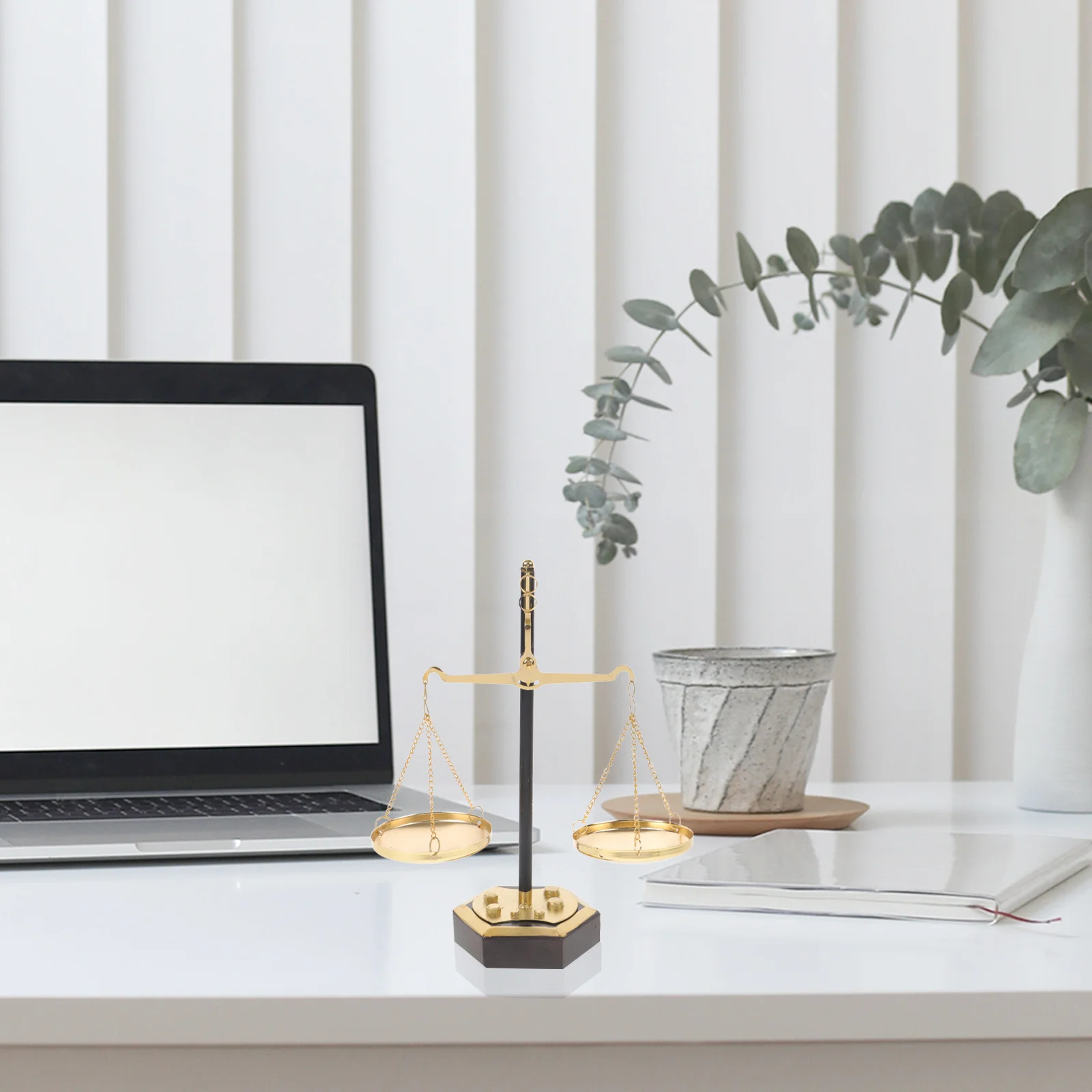 

1pcs Metal Balance Scale Decor Vintage Table Centerpiece For Home Decor Farmhouse Living Room Bookshelf Dining Table Study