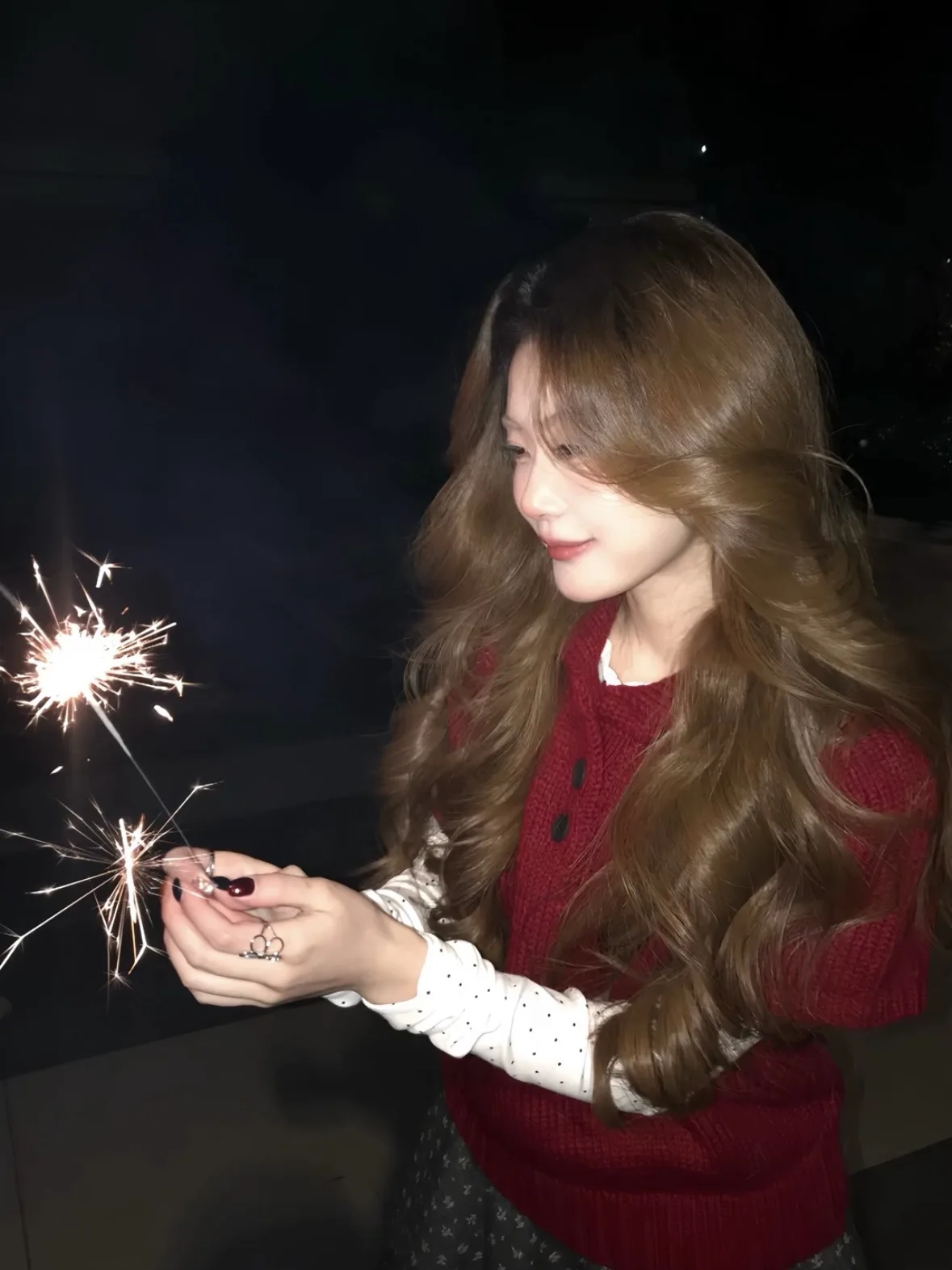 Czerwony sweter damski na Nowy Rok, dziergany, z węzłem, okrągły dekolt, oversize, idealny na zimę...