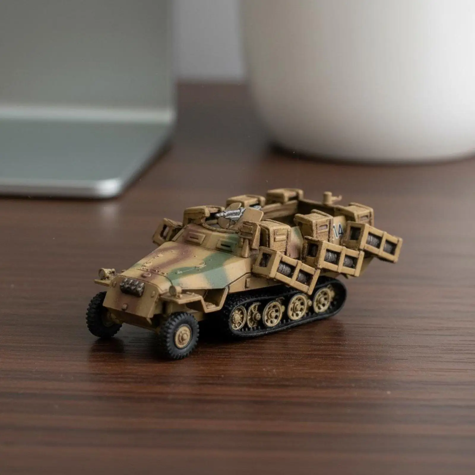 Miniature Tank Figurine 1/144 Scale Metal Painted Battleground Ornament for Soldier Toy Model Tanks Collection Display