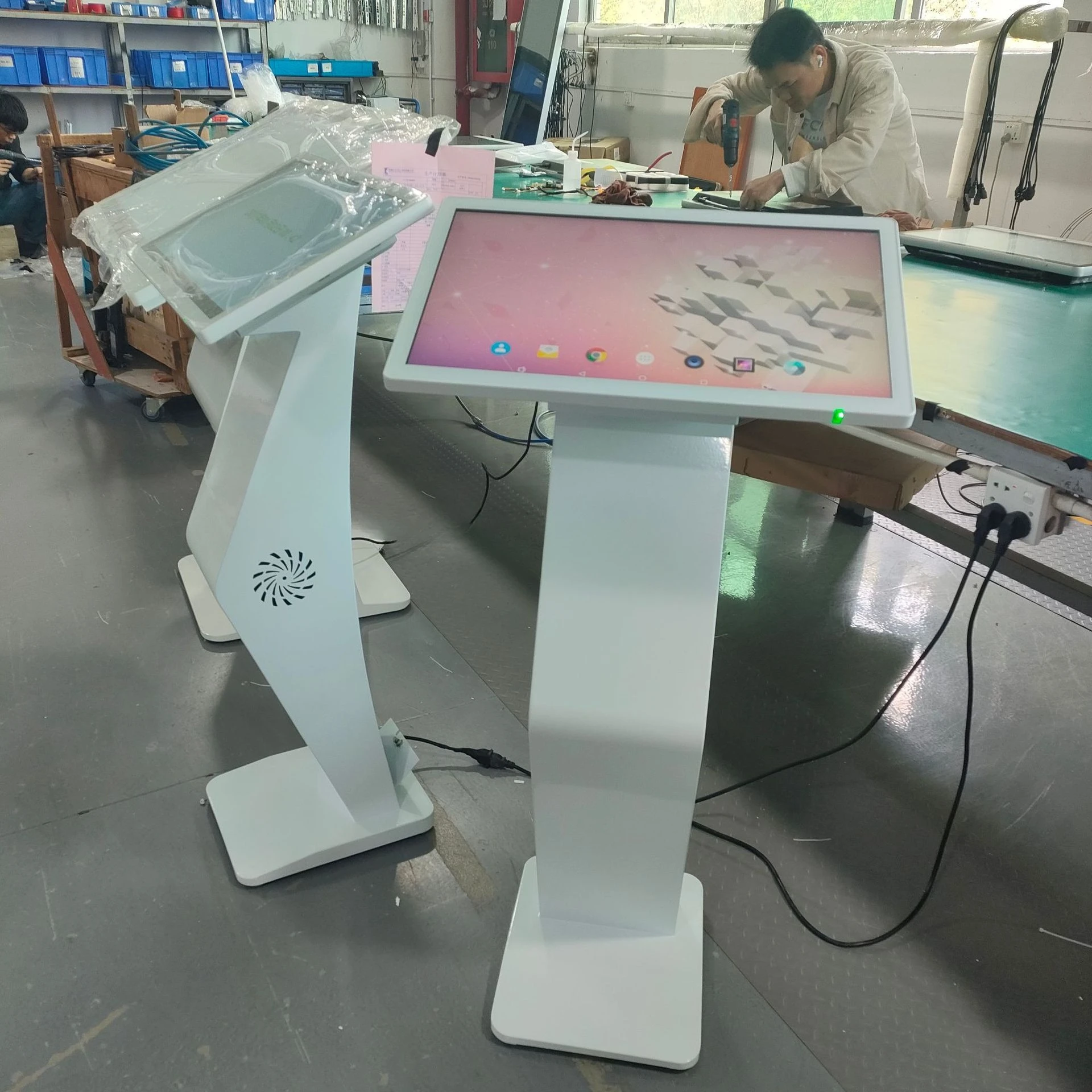 21.5 Inch Horizontal Touch All‑in‑One Kiosk, Multimedia Interactive Inquiry Screen for Mall Brand Event Display