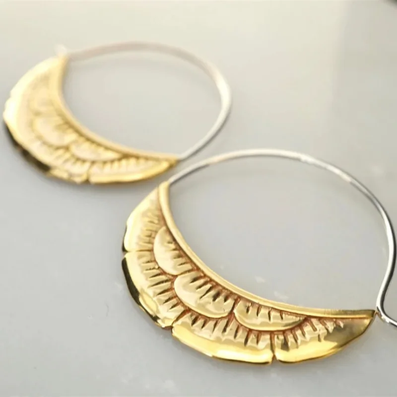 

Vintage Silver Gold Color Women Hoop Earrings Personality Metal Hand Carved Patterns Earrings Jewelry