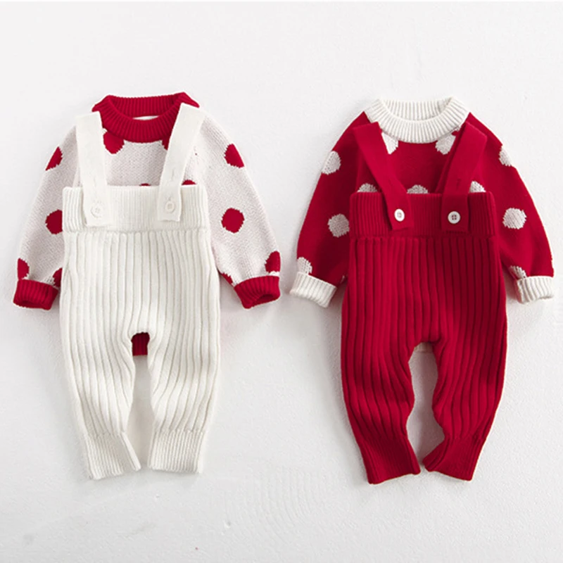 

Новинка 2024, осенне-зимний вязаный костюм для маленьких девочек, вязаный пуловер с длинными рукавами, топ + комбинезон, комплект детской одежды