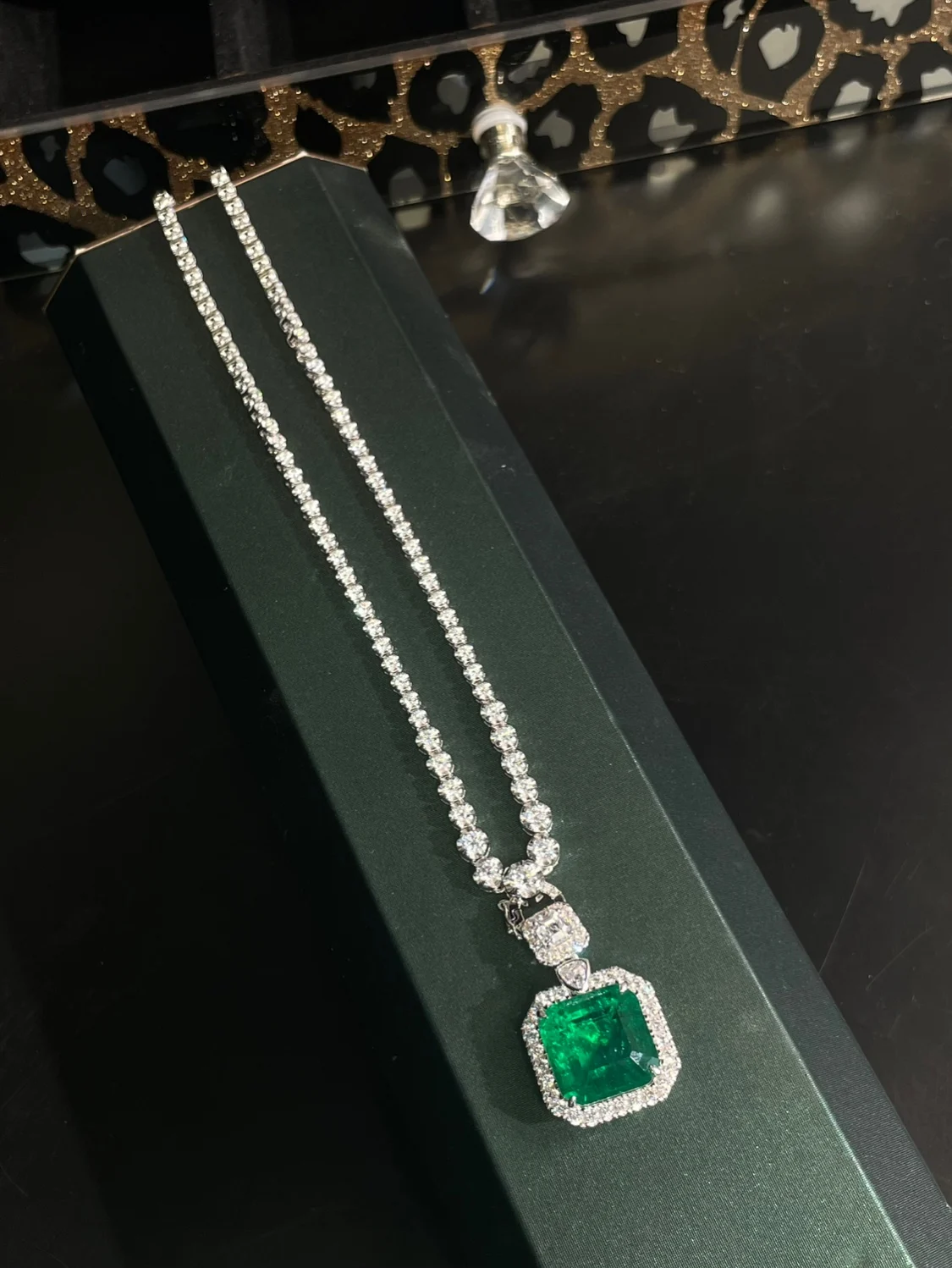 CUMEE Classic Princess Square Cultivated Emerald Synthetic Pendant Necklace for Women 925 Silver Plated Gold