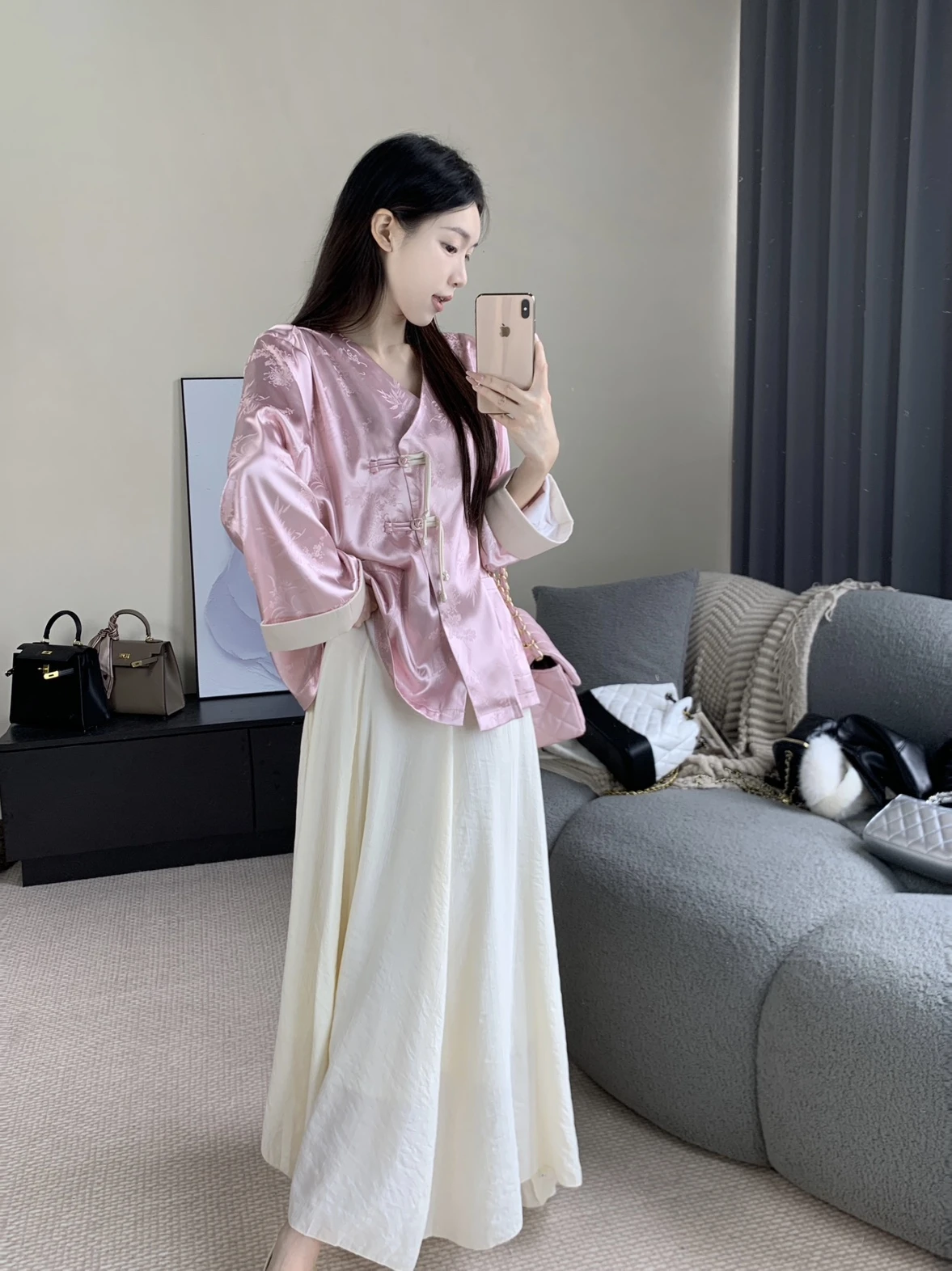 

Новый комплект из двух предметов: топ и брюки из сатина в стиле «французский ветер» для полных женщин, модель «Золотая Девушка»