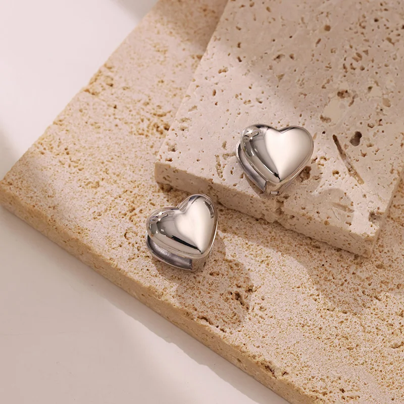 Stainless Steel Smooth Metal Chunky Hoop Earrings for Women Girls Fashion Heart Circle Hoops Statement Earrings Punk Jewelry