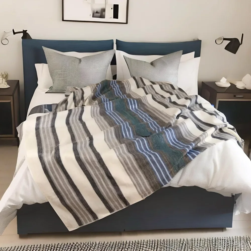 

Alpaca Wool Throw Blanket Warm Ultra-Soft 85x65 Queen Size Hypoallergenic Machine Washable Gray Green