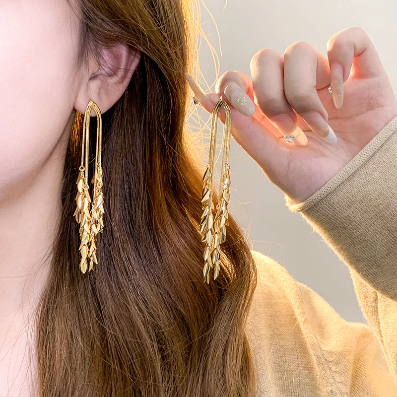 Kupferlegierung Metall Goldfarben Blatt-Quasten Lange Ohrringe Sexy Accessoires für Europäische und Amerikanische Frauen 2025 Trendiger Schmuck – Detail 3