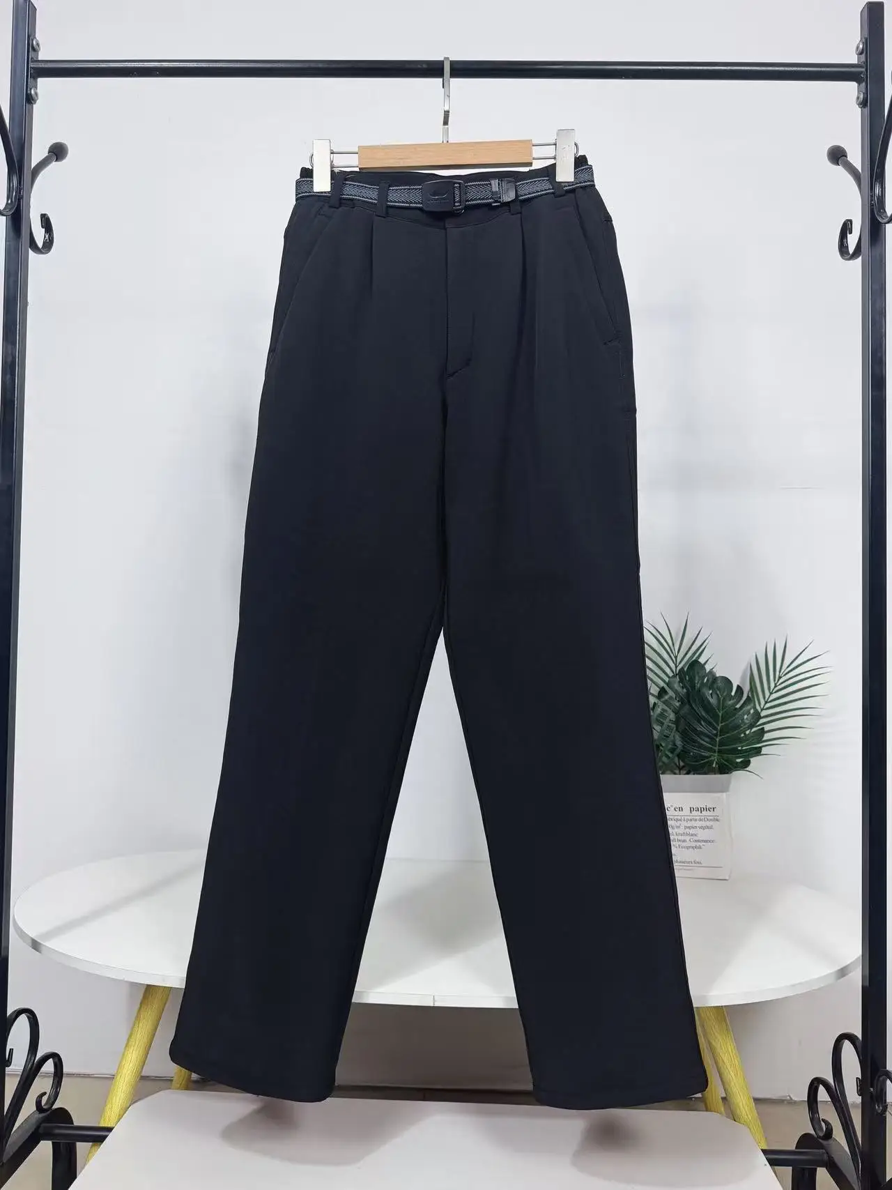 

Outdoor Men's Thermal Fce-Lined Straight Leg Pants Lightweight Windproof Casual Trousers for All Seasons Polyester Fiber