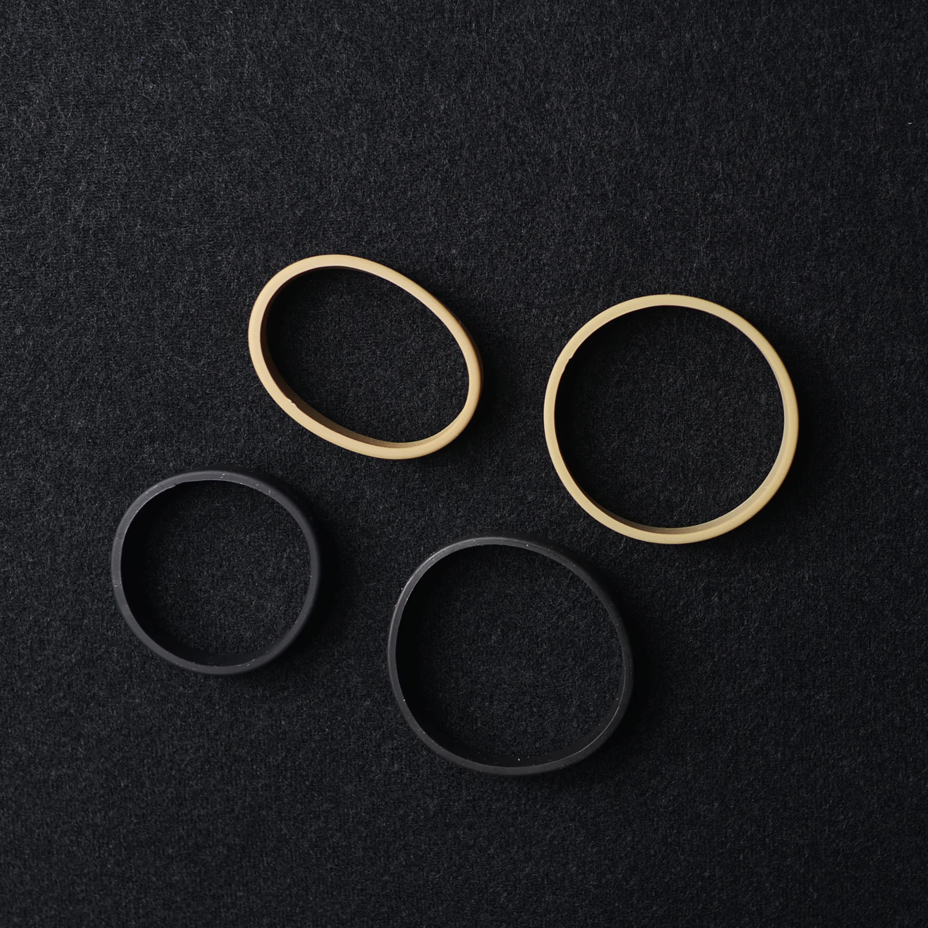 Accesorio táctico con gomas y anillos elásticos de silicona para fijar equipo - imagen 4