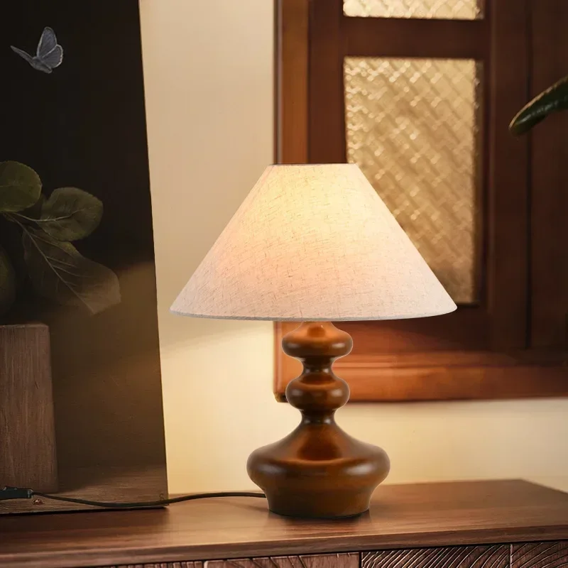 

New Solid Wood Vintage LED Desk Lamp American Bedroom Headboard Study Living Room Hotel High-end Atmosphere Decor Light Fixtures